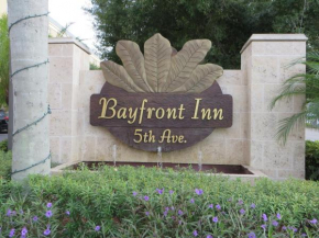  Bayfront Inn 5th Avenue  Наплс